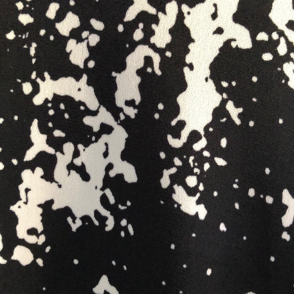 B&W knee length dress from banana with cut outs - Picture 3 of 8